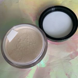 Kat Von D Translucent Setting Powder